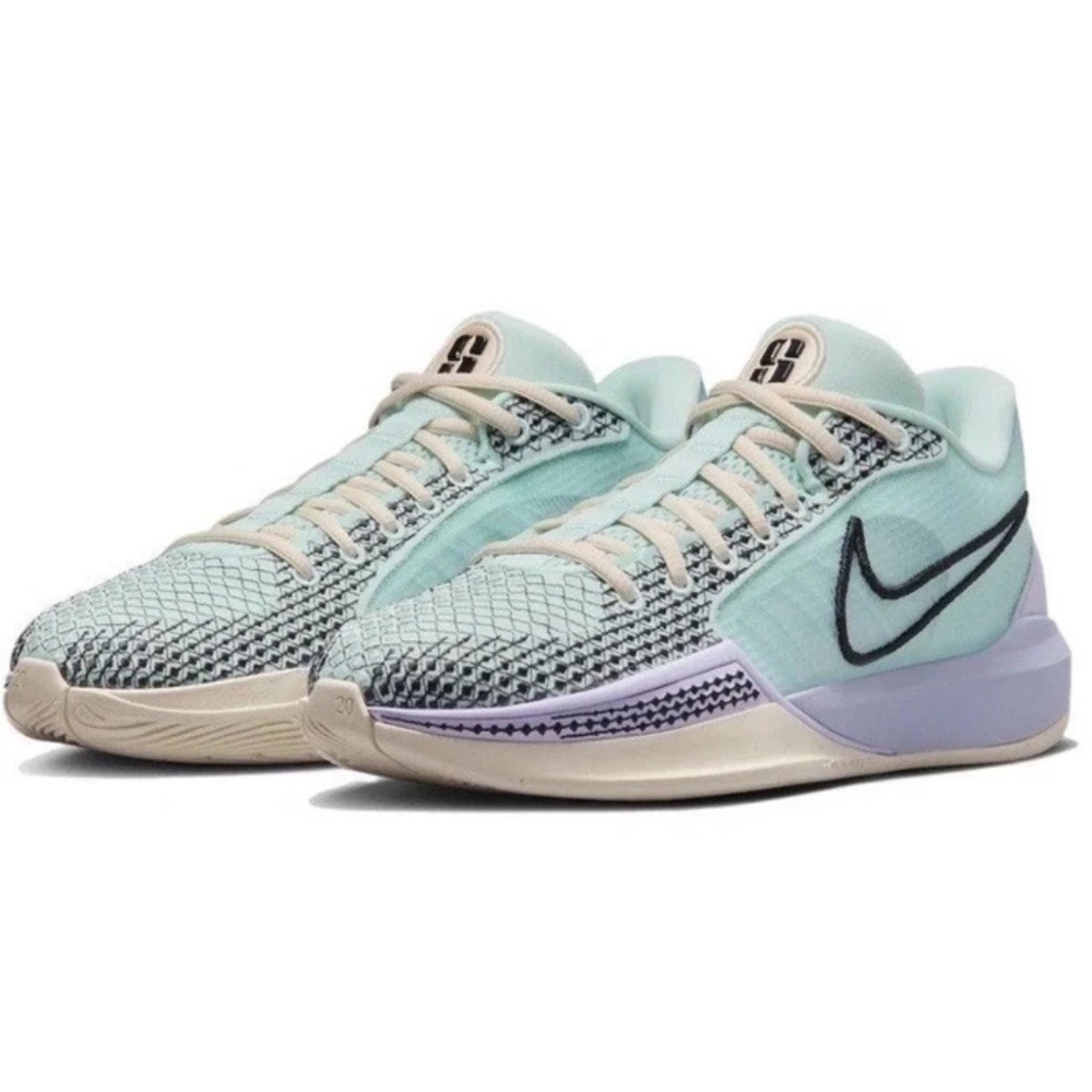 Nike Sabrina -NEW IN BOX